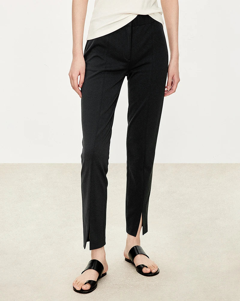 Pantalon slim 7/8 en triacétate avec fente avant