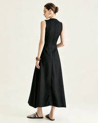 Robe maxi trapèze en triacétate avec col V et doublure en soie