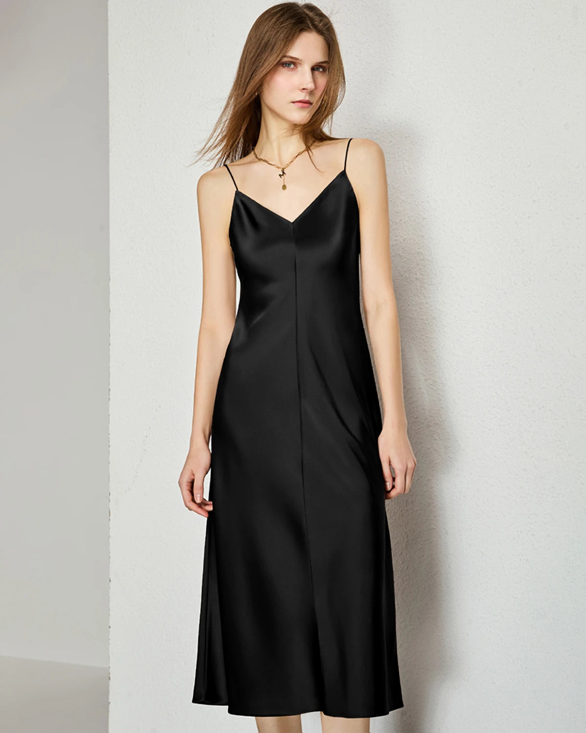 Robe midi en soie à col en V