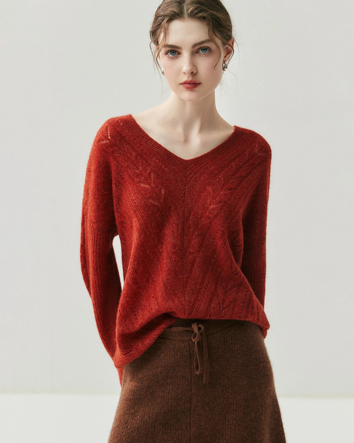 Pull en cachemire et soie à col en V torsadé