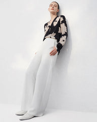 Blouse en soie à col V à fleurs et manches longues