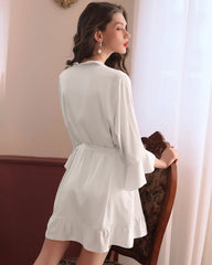 Robe de chambre courte en soie lavable avec détails à volants