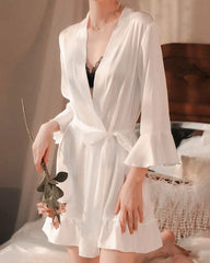 Robe de chambre courte en soie lavable avec détails à volants
