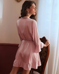 Robe de chambre courte en soie lavable avec détails à volants