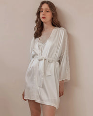 Robe de chambre en soie lavable à finitions dentelle