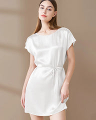 Robe de nuit en soie lavable ornée de dentelle