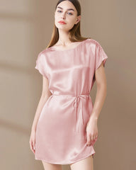 Robe de nuit en soie lavable ornée de dentelle