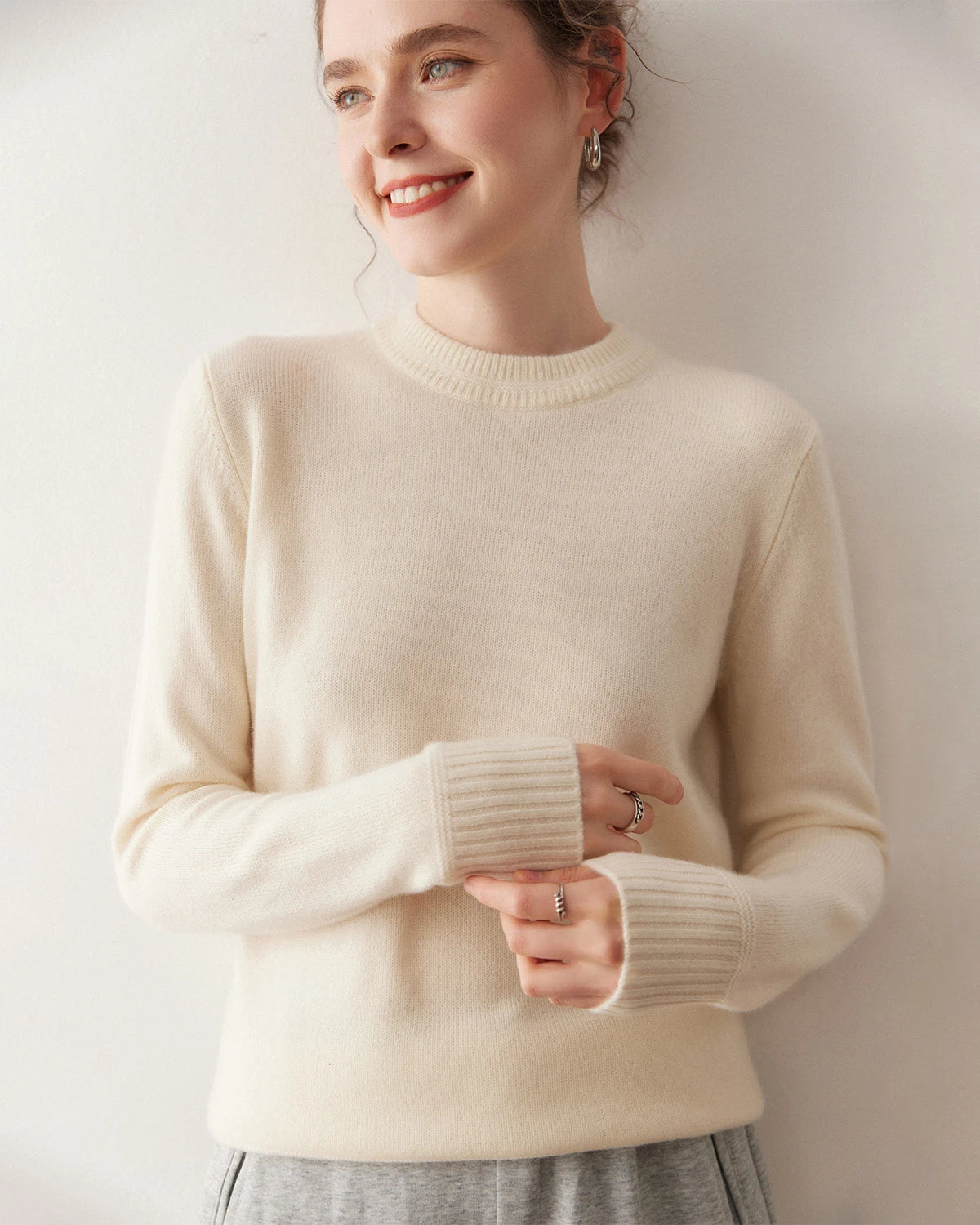 Pull en cachemire à col rond essentiel pour femme