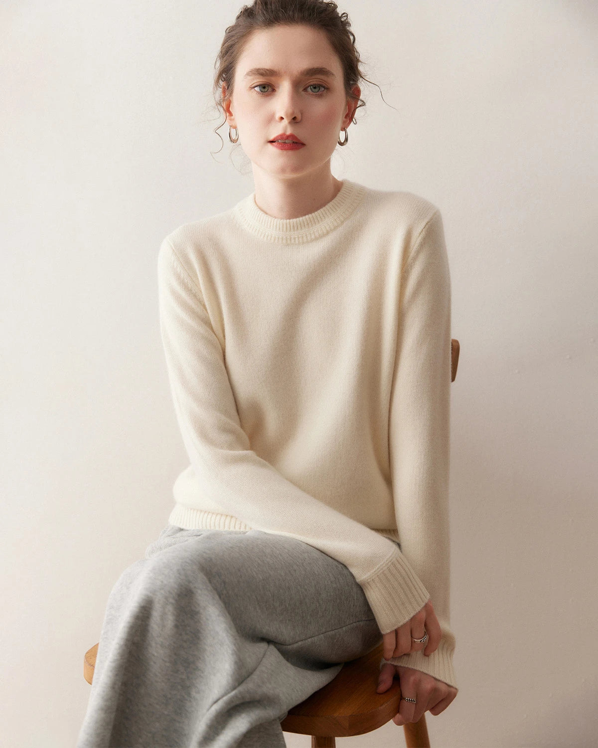 Pull en cachemire à col rond essentiel pour femme