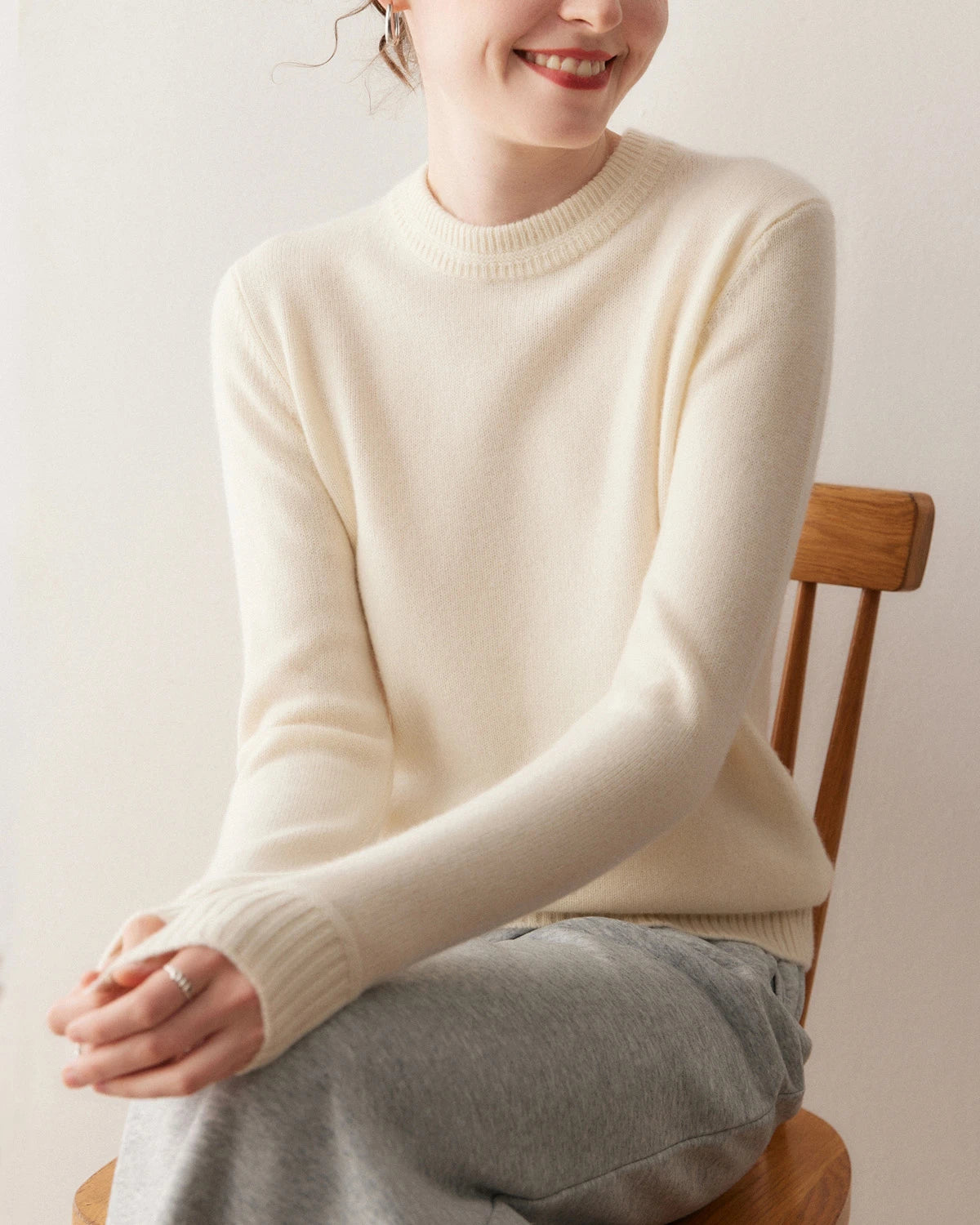 Pull en cachemire à col rond essentiel pour femme