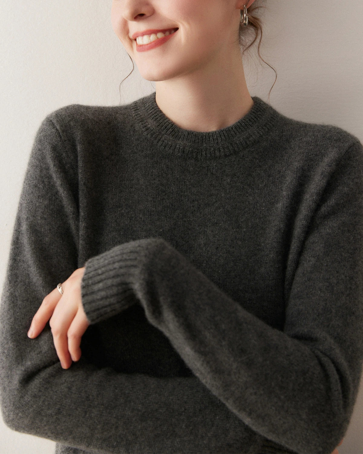 Pull en cachemire à col rond essentiel pour femme