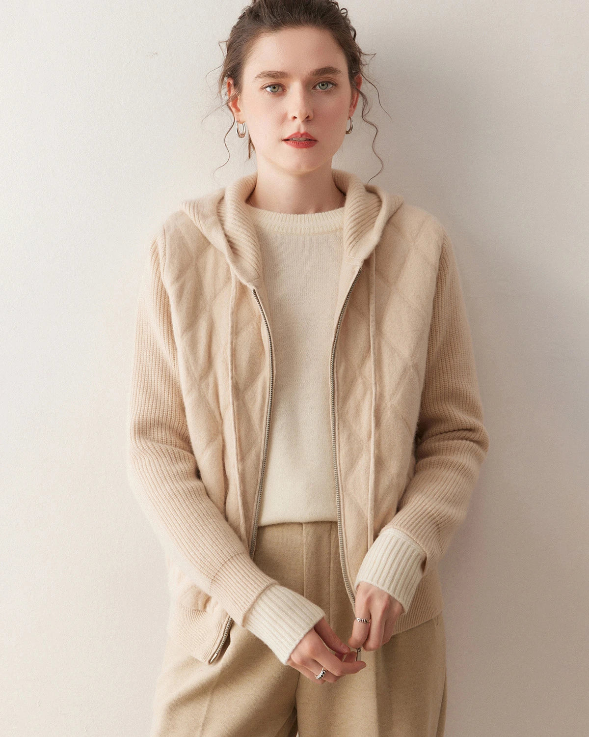 Gilet en cachemire à capuche zippé pour femme