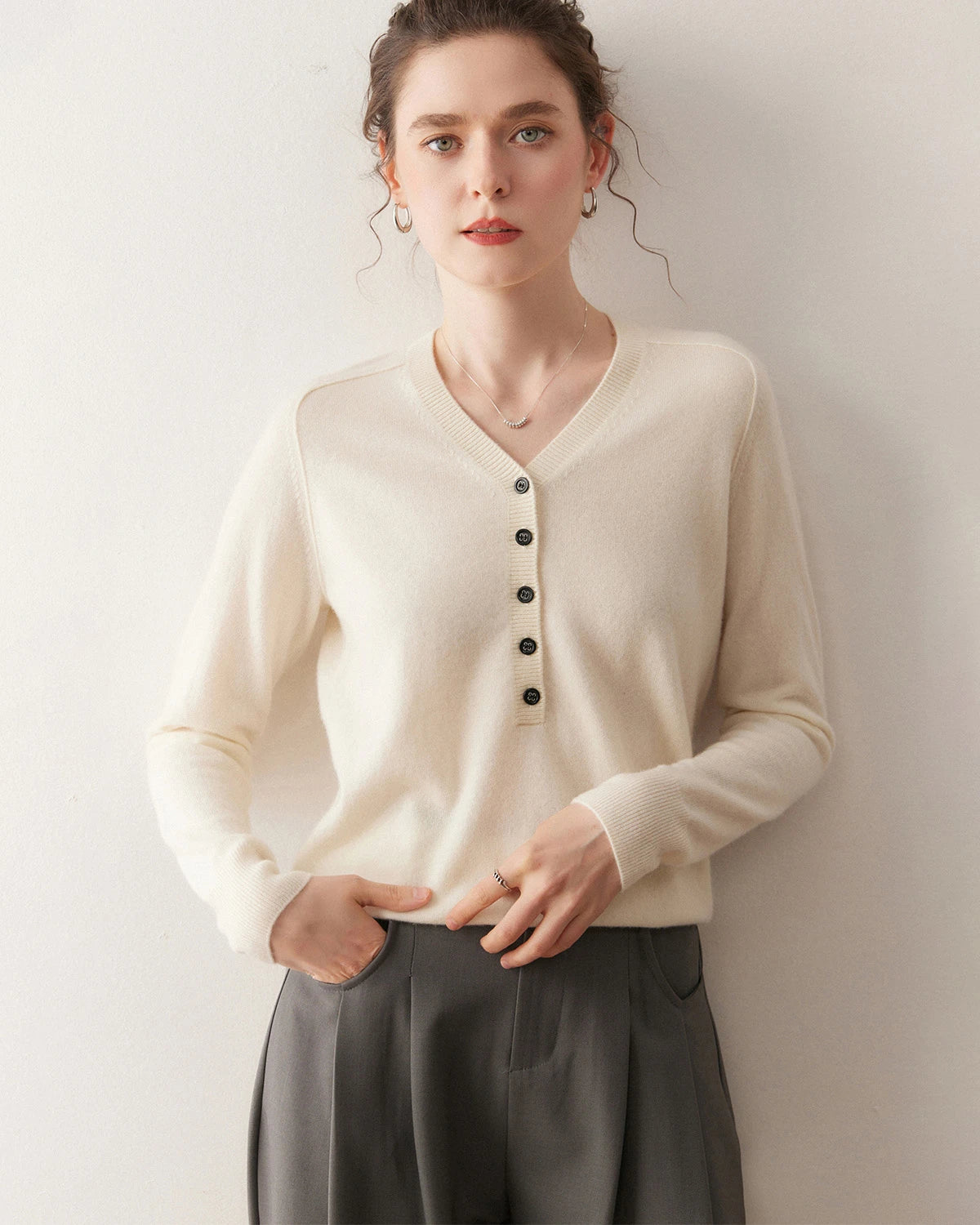 Pull en cachemire pour femme à col en V et demi-boutonnage