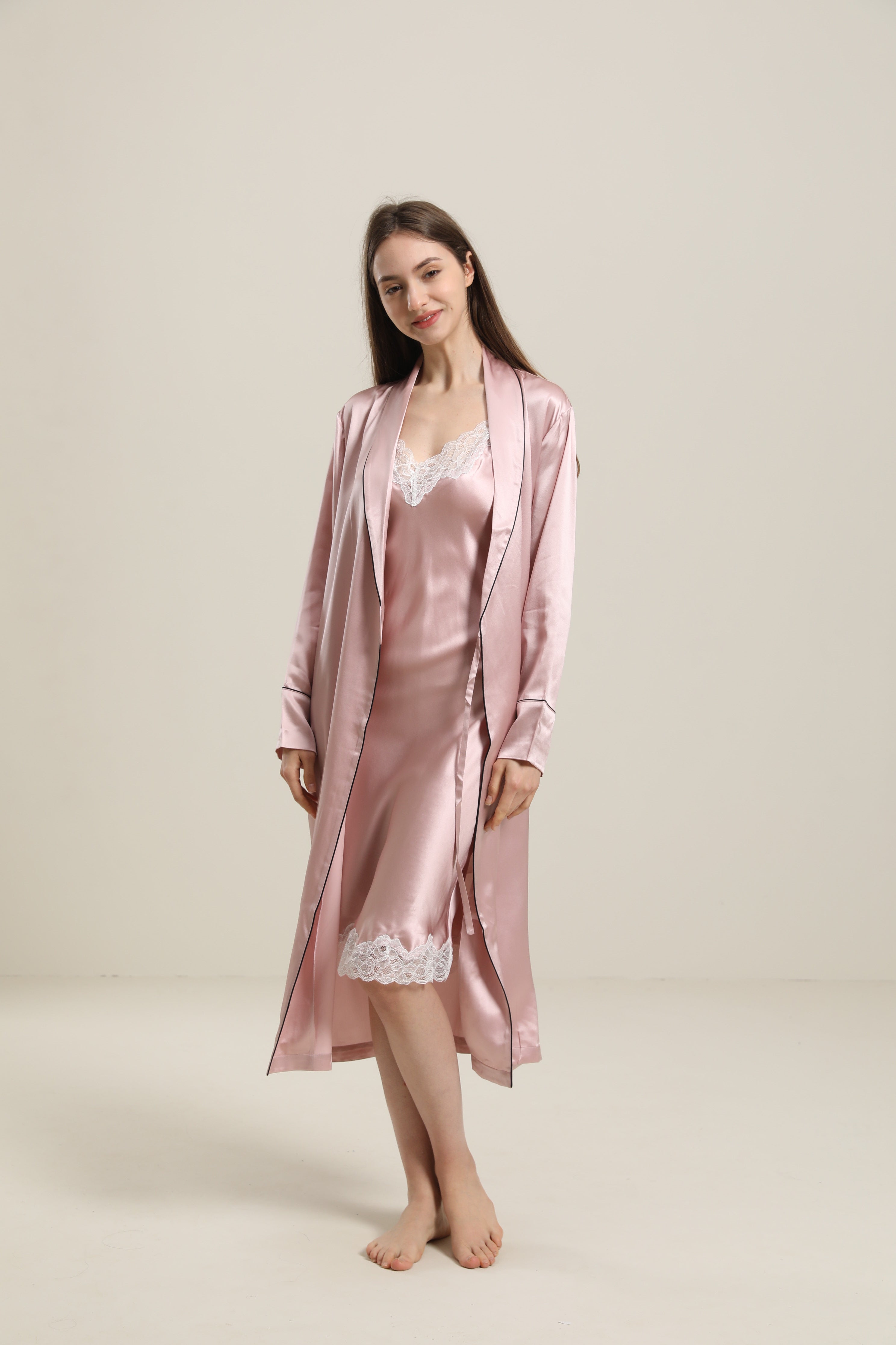 Robe en Soie Longue à Bord Contrasté de 22 Momme