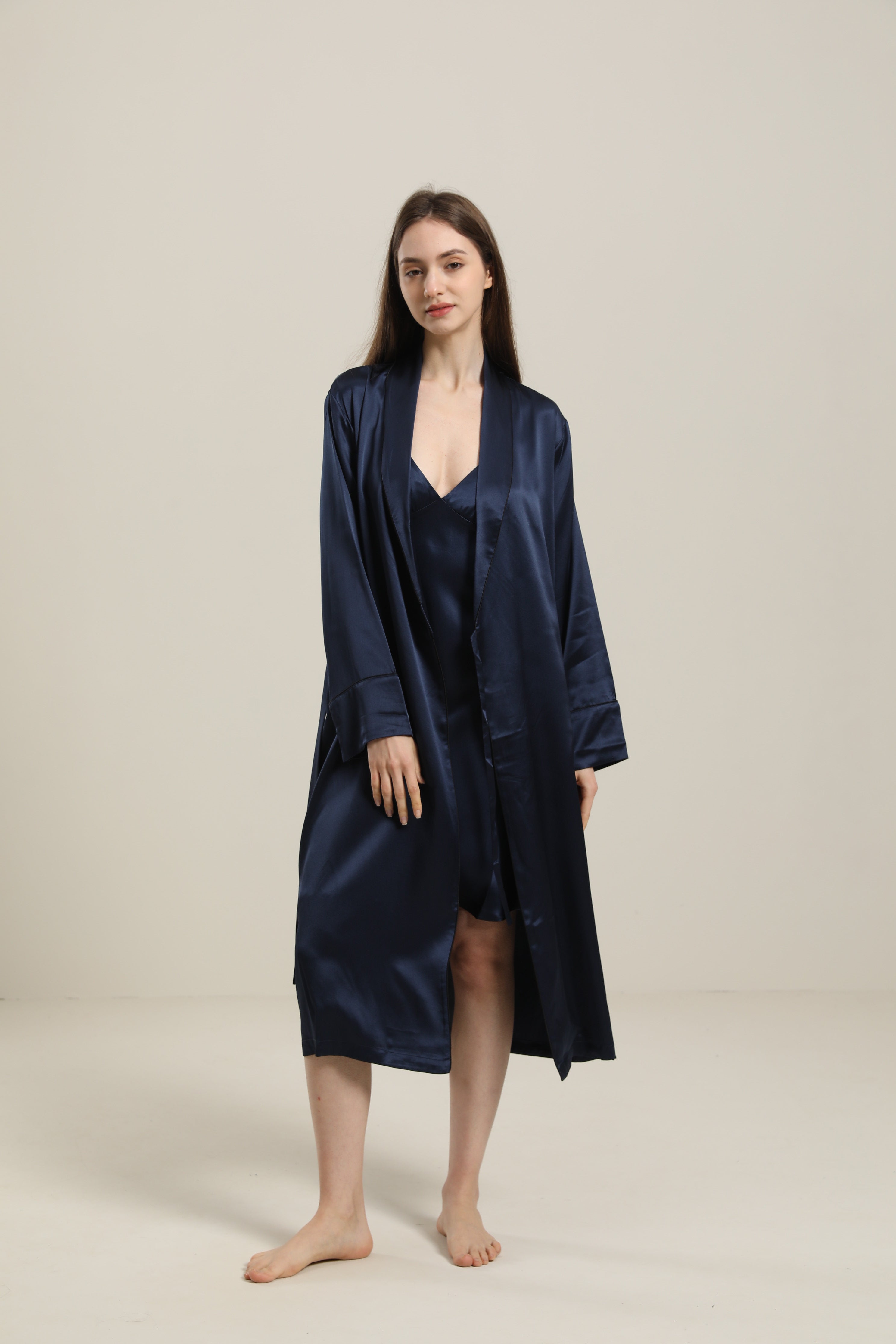 Robe en Soie Longue à Bord Contrasté de 22 Momme