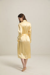 Robe en Soie Longue à Bord Contrasté de 22 Momme